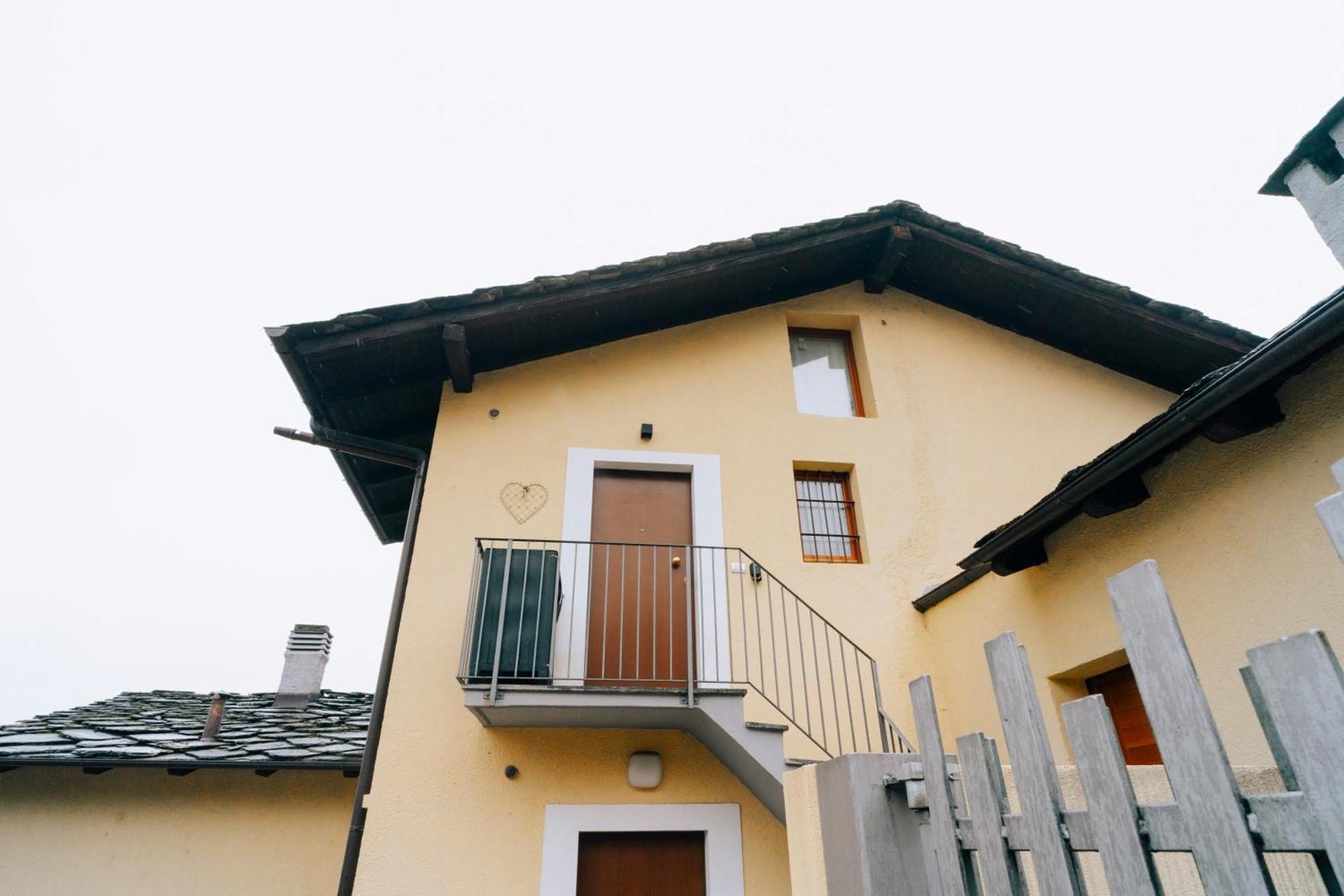 Aosta Holiday Apartments - Edelweiss Exterior photo