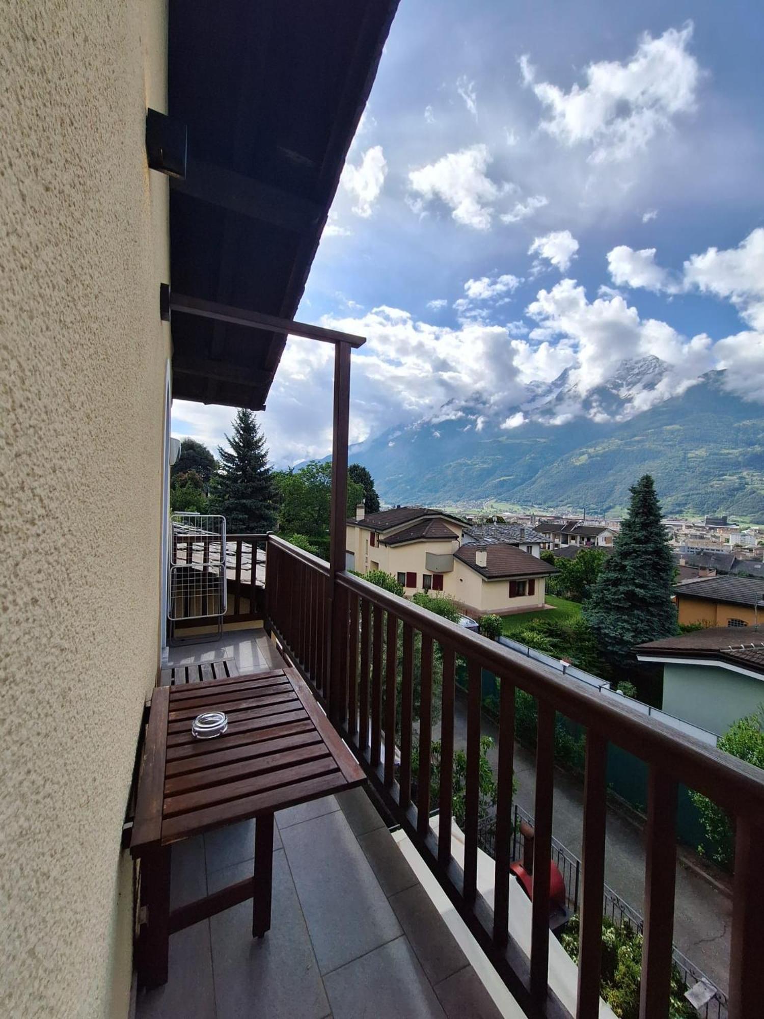 Aosta Holiday Apartments - Edelweiss Exterior photo